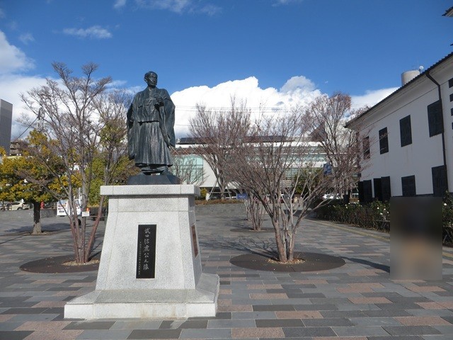 武田信虎公銅像