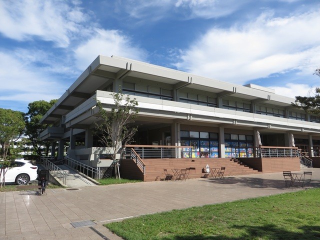 佐賀県立図書館　外観