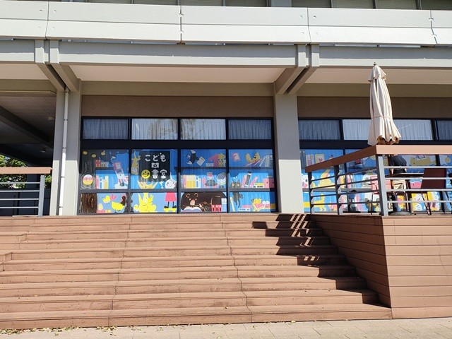 佐賀県立図書館　児童図書閲覧室